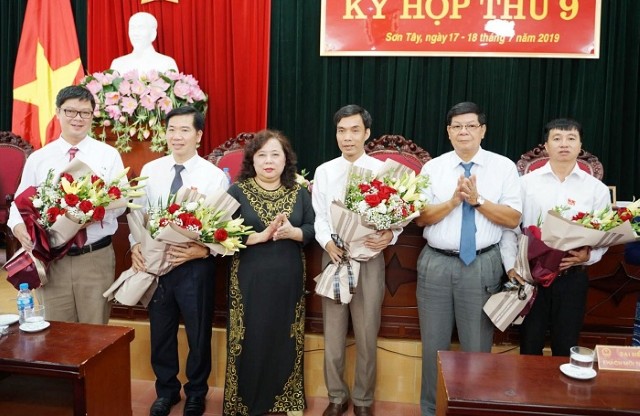 Chủ tịch HĐND TP dự kỳ họp HĐND thị xã Sơn Tây